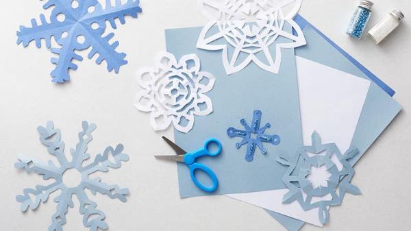 Image for event: Paper Snowflake Making